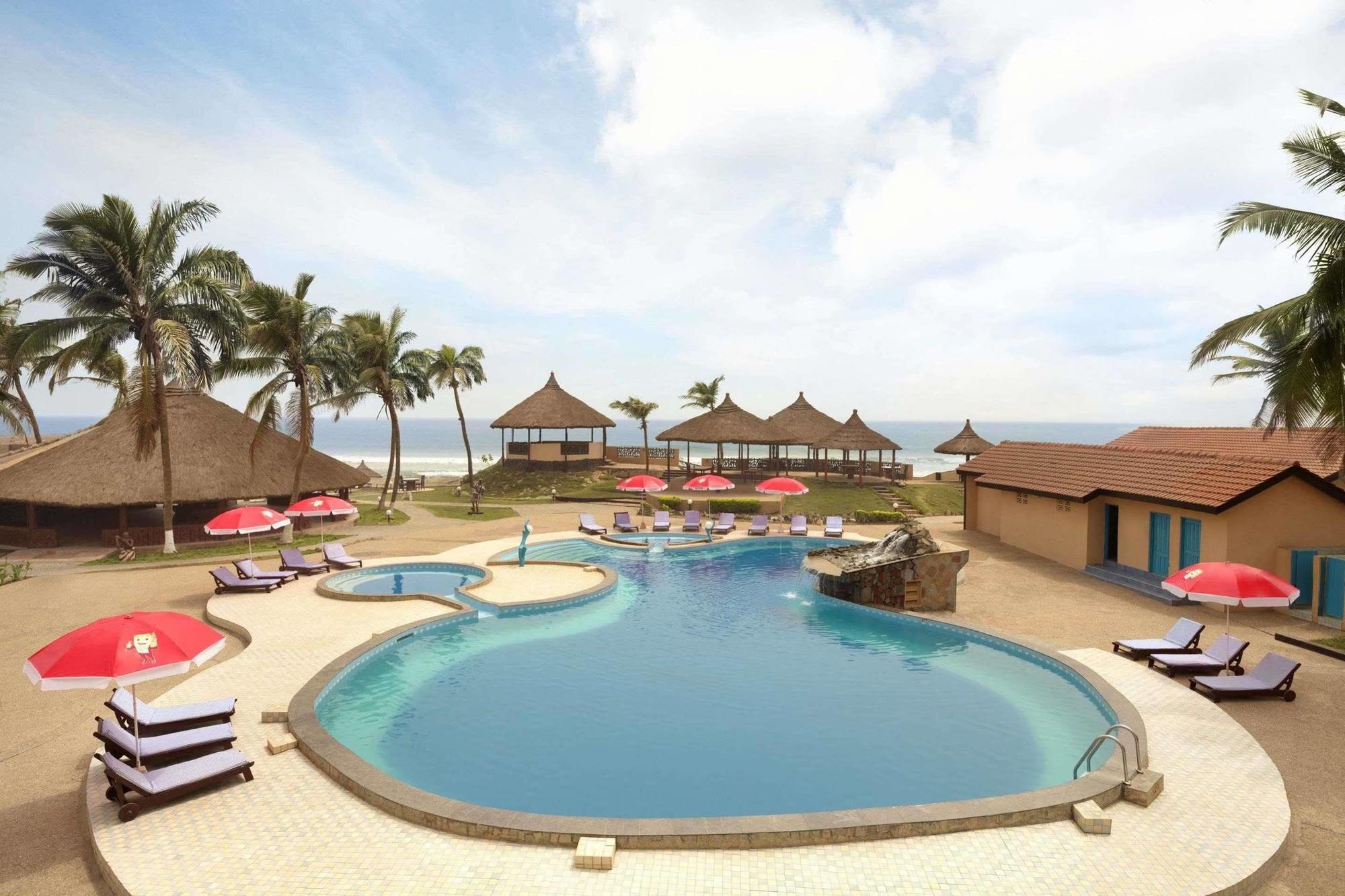Ramada Resort Acra Exterior foto