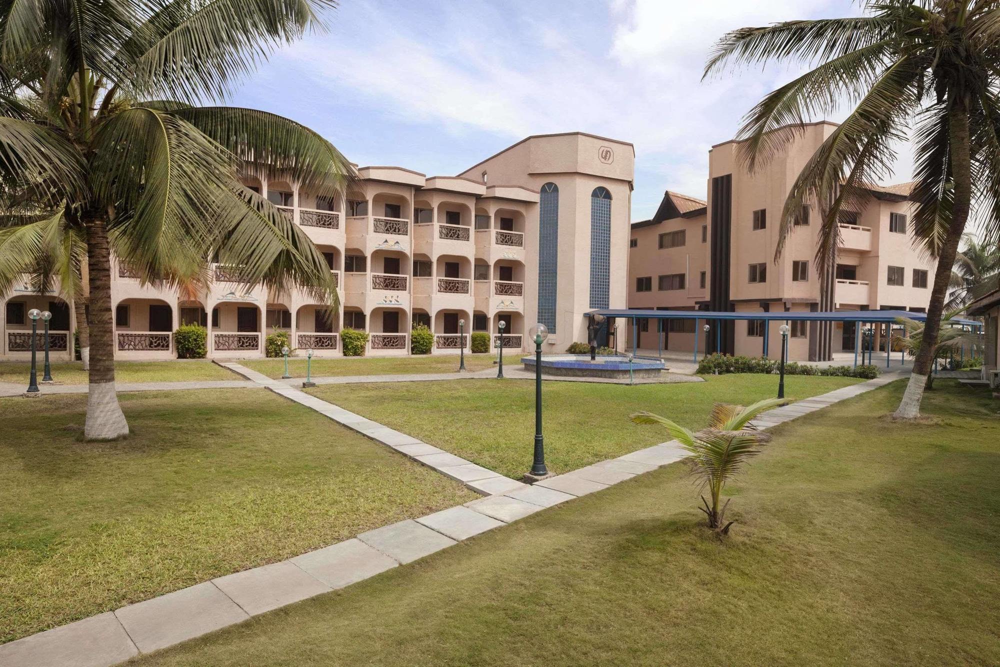 Ramada Resort Acra Exterior foto